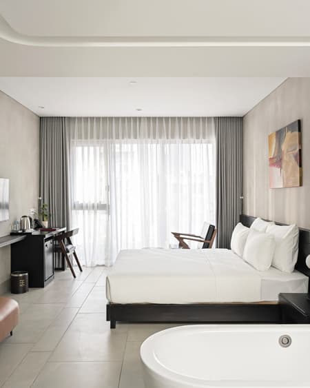 Triple E Hotel